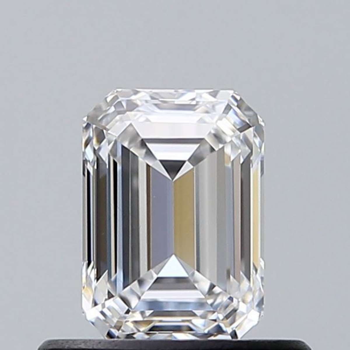 Certified Diamond GIA Carats 0.6 Color D Clarity VVS2 - EX EX Fluorescence NON Brown No Green No Milky No EyeClean 100% Certified Diamond GIA Carats 0.6 Color D Clarity VVS2 - EX EX Fluorescence NON Brown No Green No Milky No EyeClean 100%