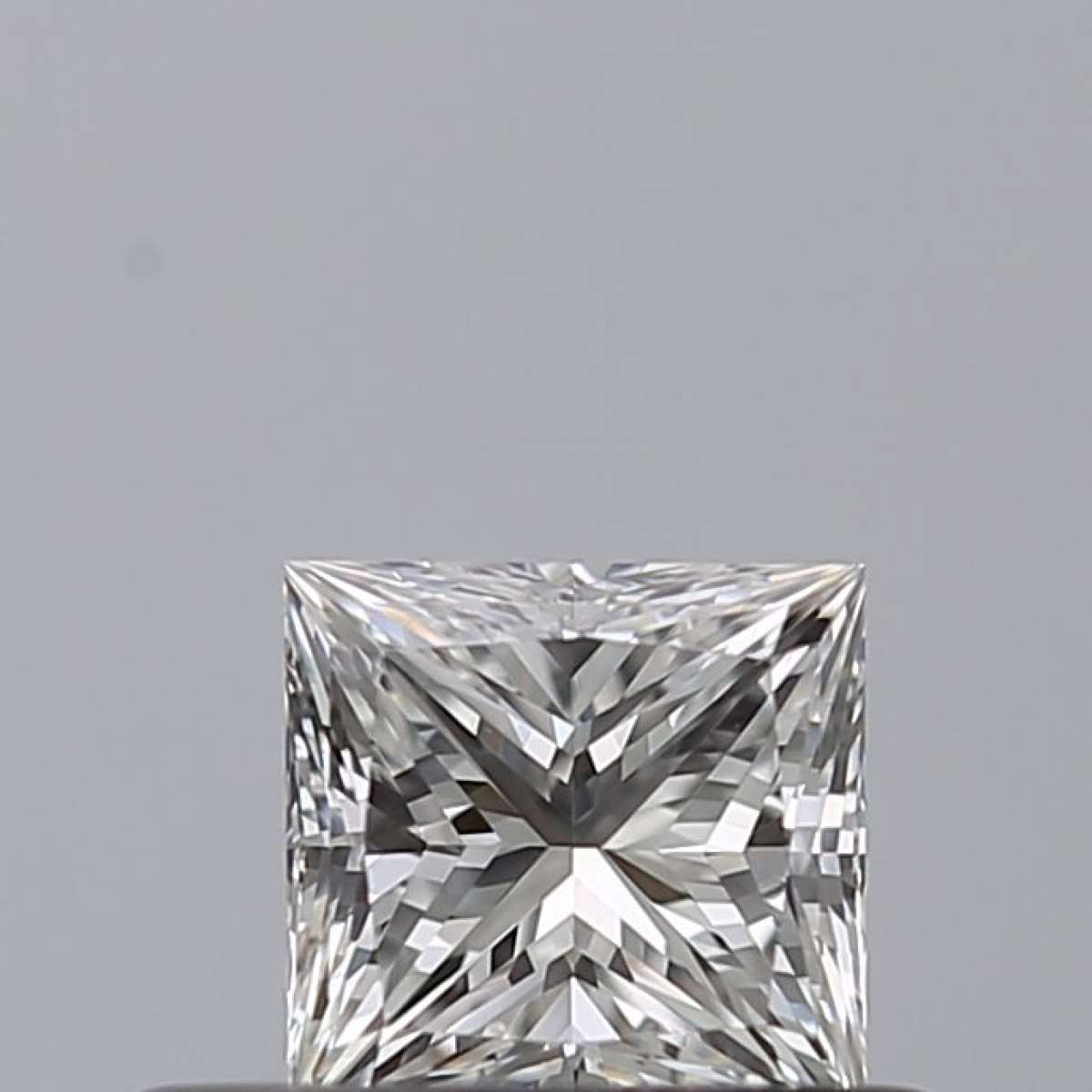 Certified Diamond GIA Carats 0.33 Color E Clarity VVS2  -  EX  VG Fluorescence NON Brown No Green No Milky No EyeClean 100%