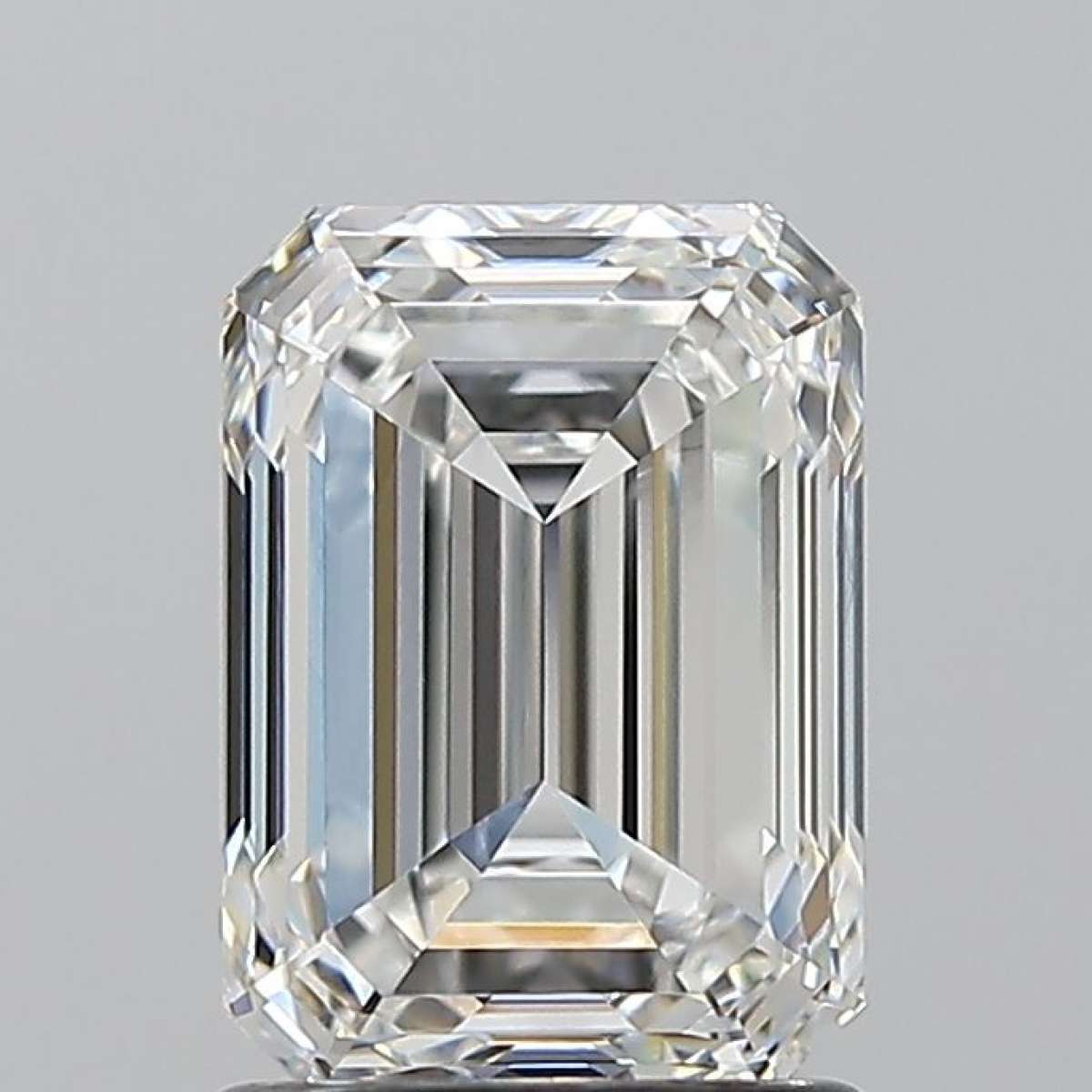 Certified Diamond GIA Carats 1.7 Color F Clarity VS1 - EX EX Fluorescence NON Brown No Green No Milky No EyeClean 100% Certified Diamond GIA Carats 1.7 Color F Clarity VS1 - EX EX Fluorescence NON Brown No Green No Milky No EyeClean 100%