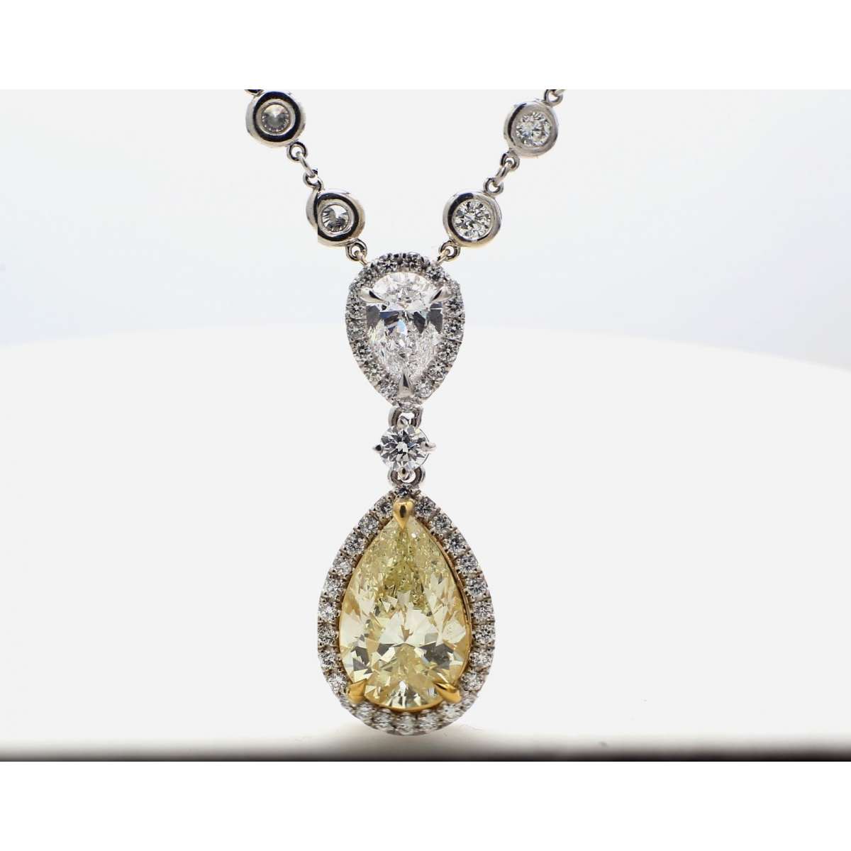 Certified Diamond GIA Carats 1.01 Color D Clarity SI2 - EX VG Fluorescence FNT Brown No Green No Milky No EyeClean 100% Certified Diamond GIA Carats 1.01 Color D Clarity SI2 - EX VG Fluorescence FNT Brown No Green No Milky No EyeClean 100%