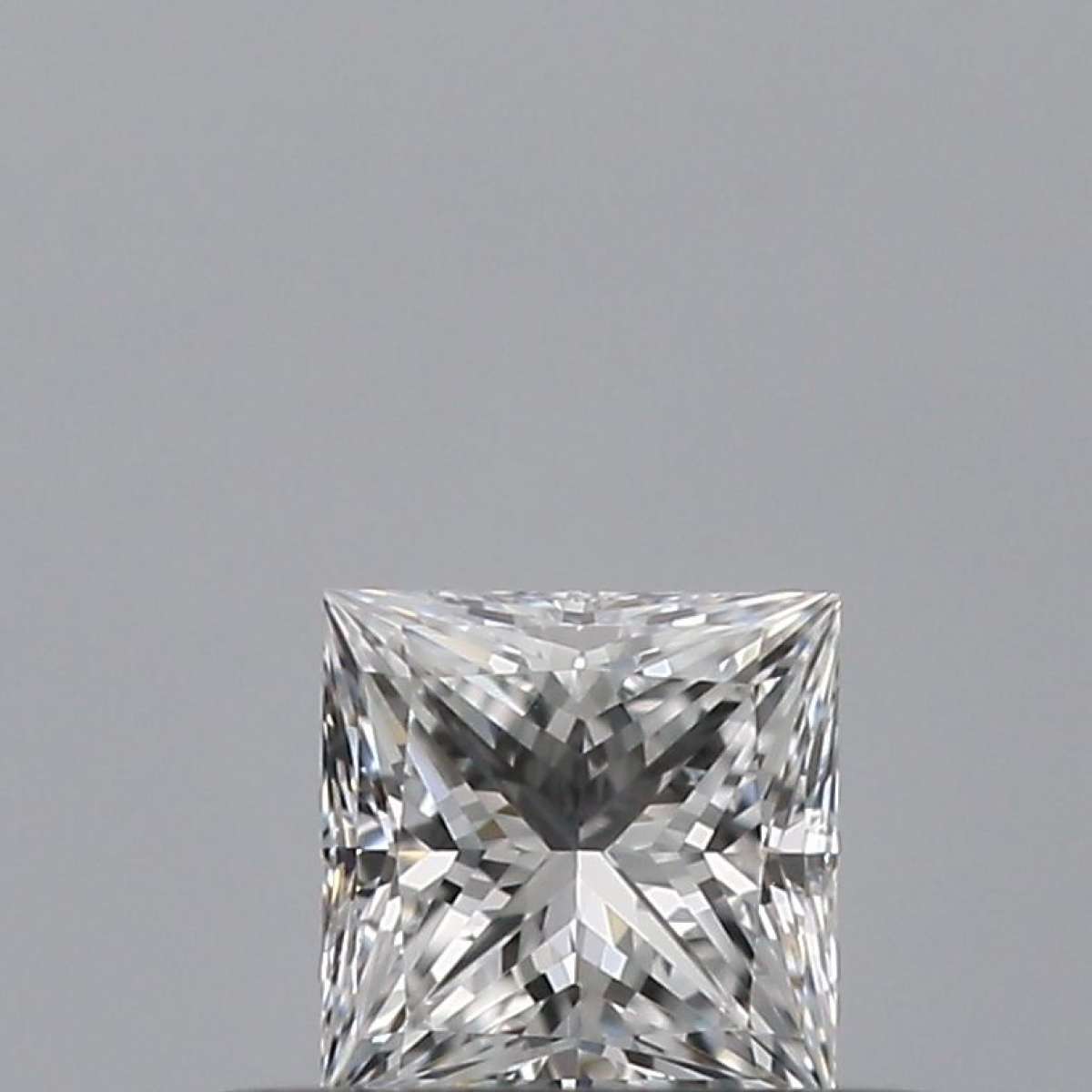 Diamante Certificato GIA Carati 0.29 Colore D Purezza VVS2 - EX VG Fluorescenza NON Brown No Green No Milky No EyeClean 100% Diamante Certificato GIA Carati 0.29 Colore D Purezza VVS2 - EX VG Fluorescenza NON Brown No Green No Milky No EyeClean 100%