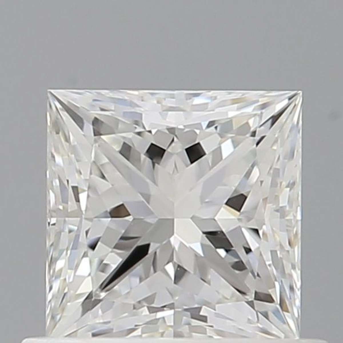 Diamante Certificato GIA Carati 0.71 Colore F Purezza VS1  -  EX  EX Fluorescenza NON Brown No Green No Milky No EyeClean 100%