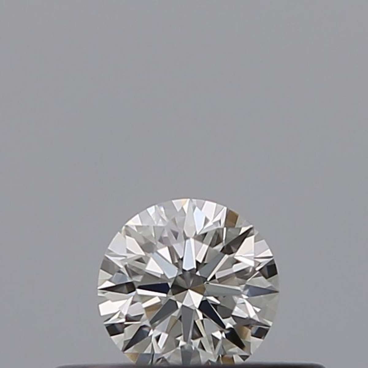 Diamante Certificato GIA Carati 0.19 Colore G Purezza VVS2 EX EX EX Fluorescenza FNT Brown No Milky No EyeClean 100% Diamante Certificato GIA Carati 0.19 Colore G Purezza VVS2 EX EX EX Fluorescenza FNT Brown No Milky No EyeClean 100%