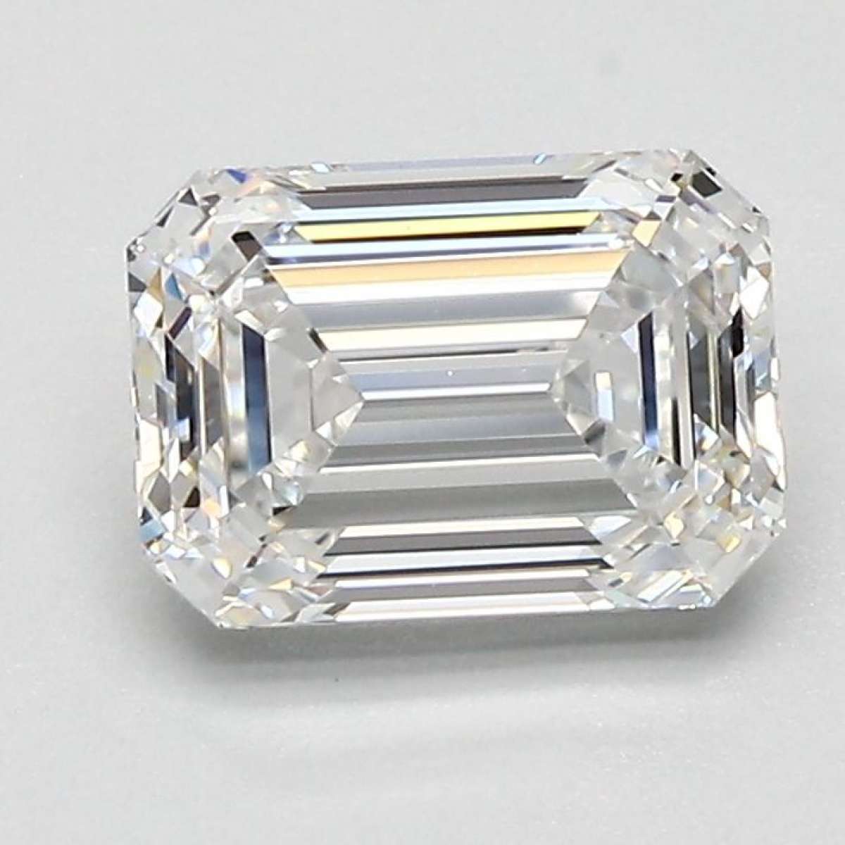 Certified Diamond GIA Carats 1.52 Color E Clarity VS1 - EX EX Fluorescence NON Brown No Green No Milky No EyeClean 100% Certified Diamond GIA Carats 1.52 Color E Clarity VS1 - EX EX Fluorescence NON Brown No Green No Milky No EyeClean 100%