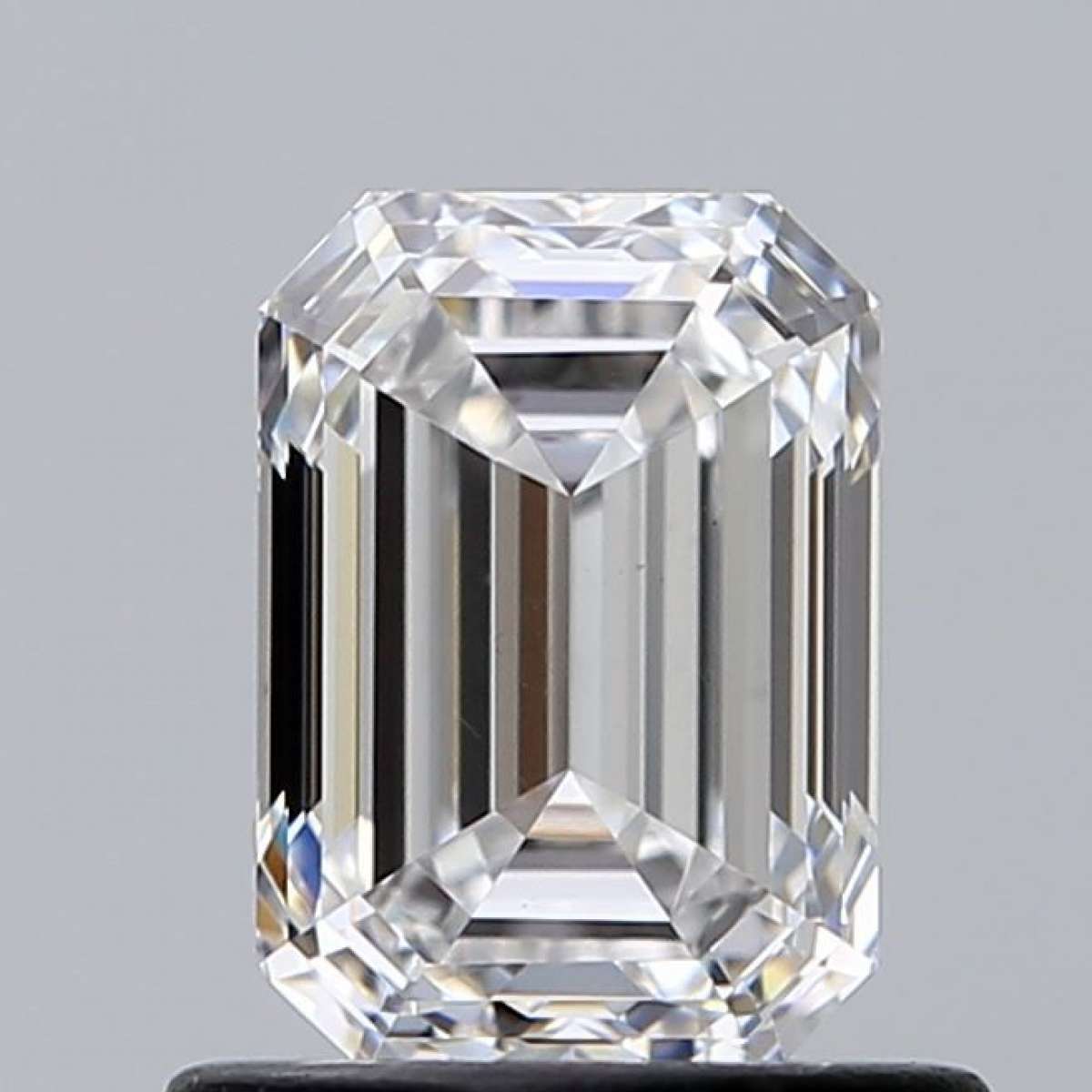 Certified Diamond GIA Carats 0.91 Color D Clarity VS1 - EX VG Fluorescence NON Brown No Green No Milky No EyeClean 100% Certified Diamond GIA Carats 0.91 Color D Clarity VS1 - EX VG Fluorescence NON Brown No Green No Milky No EyeClean 100%