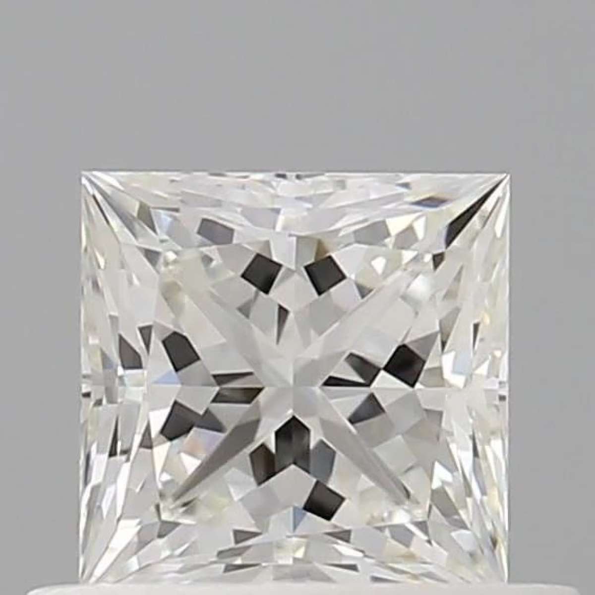 Certified Diamond IGI Carats 0.6 Color G Clarity VVS2 - EX EX Fluorescence NON Brown No Green No Milky No EyeClean 100% Certified Diamond IGI Carats 0.6 Color G Clarity VVS2 - EX EX Fluorescence NON Brown No Green No Milky No EyeClean 100%