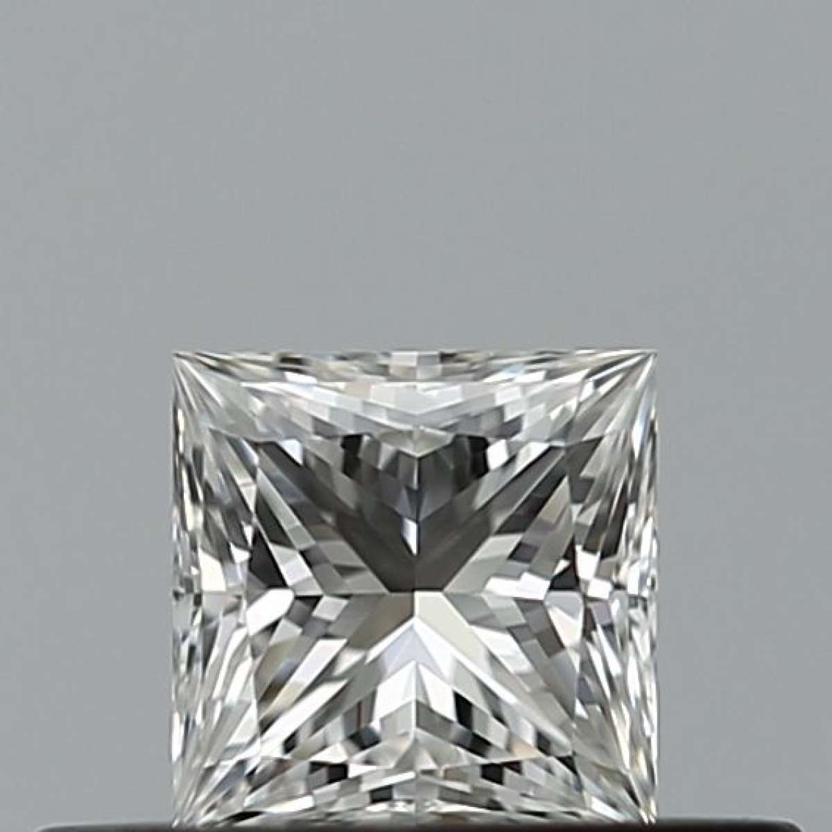 Certified Diamond GIA Carats 0.32 Color F Clarity VVS2  -  EX  VG Fluorescence NON Brown No Milky No EyeClean 100%