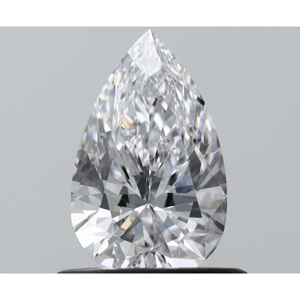 Diamante Certificato GIA Carati 0.6 Colore D Purezza VS1  -  VG  EX Fluorescenza NON Brown No Green No Milky No EyeClean 100%