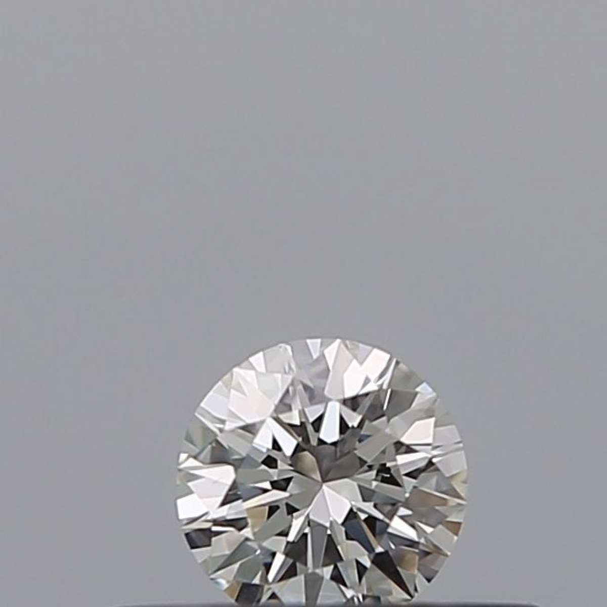 Diamante Certificato GIA Carati 0.18 Colore G Purezza VS2  EX  EX  VG Fluorescenza NON Brown No Milky No EyeClean 100%