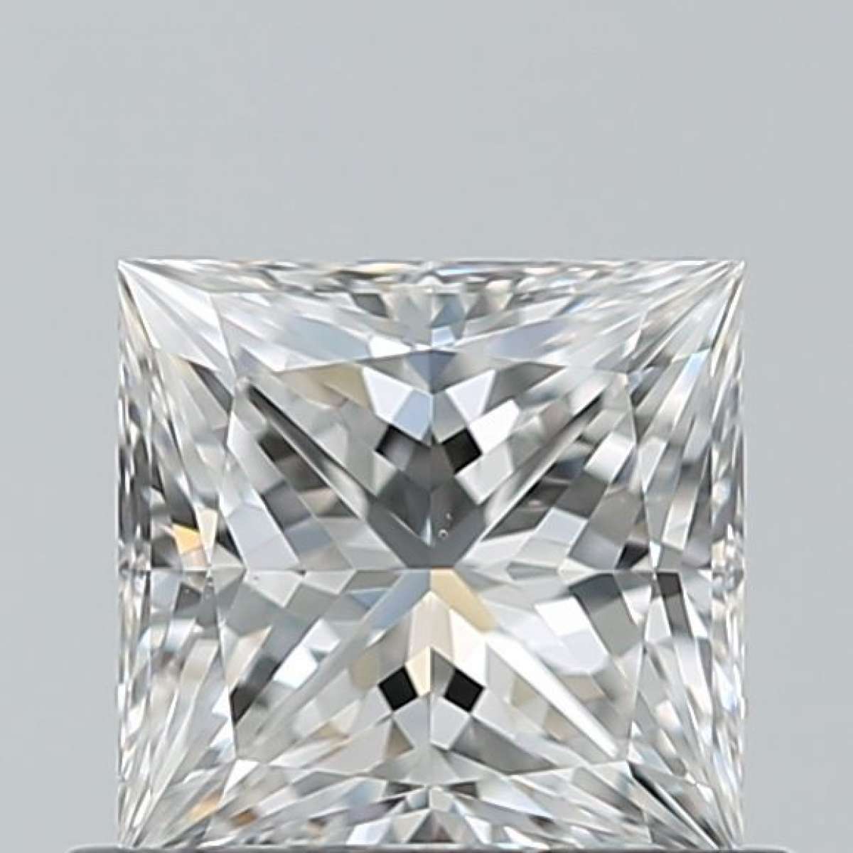 Diamante Certificato GIA Carati 0.7 Colore E Purezza VS1  -  EX  EX Fluorescenza NON Brown No Green No Milky No EyeClean 100%