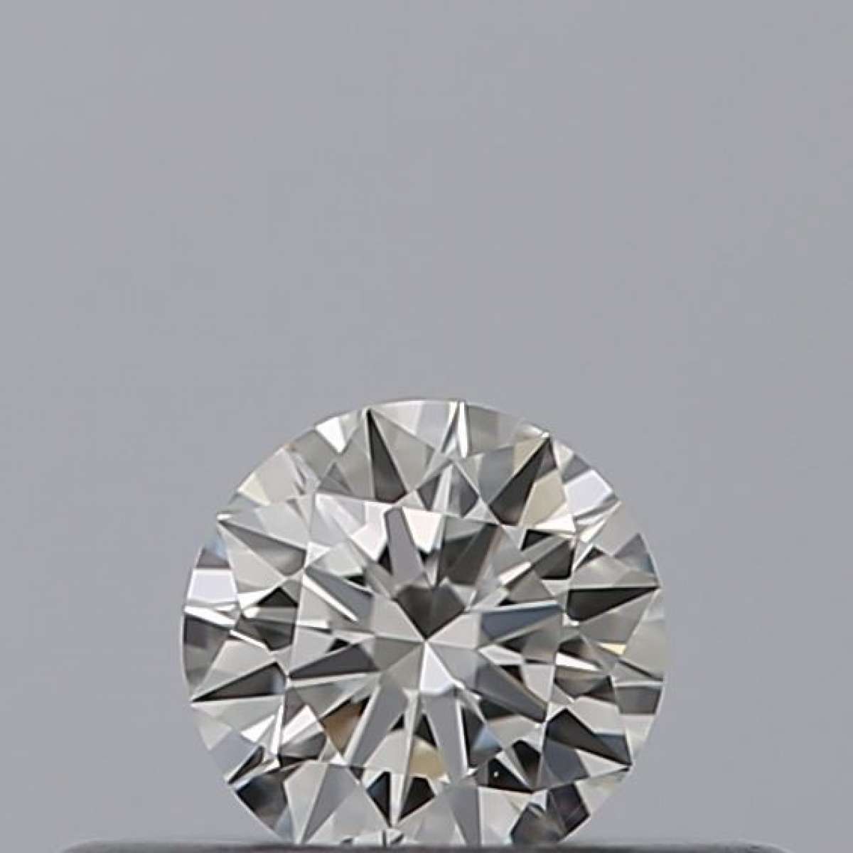 Diamante Certificato GIA Carati 0.18 Colore G Purezza VVS1 EX EX EX Fluorescenza FNT Brown No Milky No EyeClean 100% Diamante Certificato GIA Carati 0.18 Colore G Purezza VVS1 EX EX EX Fluorescenza FNT Brown No Milky No EyeClean 100%