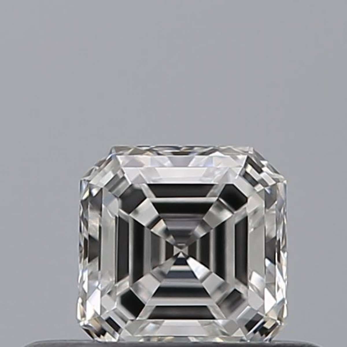 Diamante Certificato GIA Carati 0.31 Colore D Purezza VS1 - EX VG Fluorescenza NON Brown No Green No Milky No EyeClean 100% Diamante Certificato GIA Carati 0.31 Colore D Purezza VS1 - EX VG Fluorescenza NON Brown No Green No Milky No EyeClean 100%