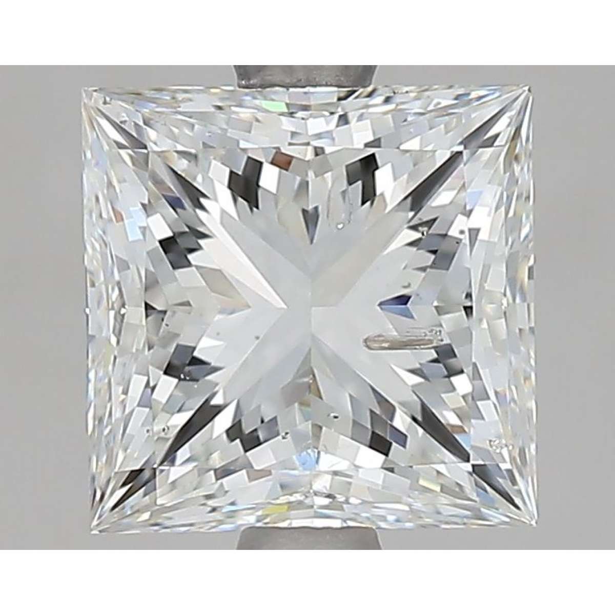Diamante Certificato IGI Carati 1.91 Colore H Purezza SI2 - VG VG Fluorescenza NON Brown No Green No Milky No EyeClean 100% Diamante Certificato IGI Carati 1.91 Colore H Purezza SI2 - VG VG Fluorescenza NON Brown No Green No Milky No EyeClean 100%