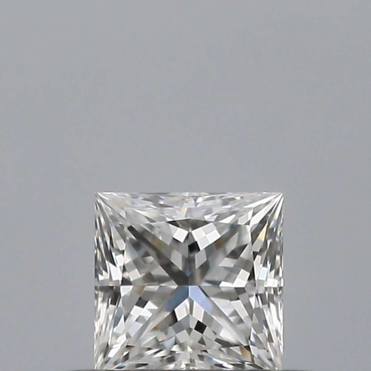 Certified Diamond GIA Carats 0.31 Color F Clarity IF  -  EX  VG Fluorescence NON Brown No Milky No EyeClean 100%