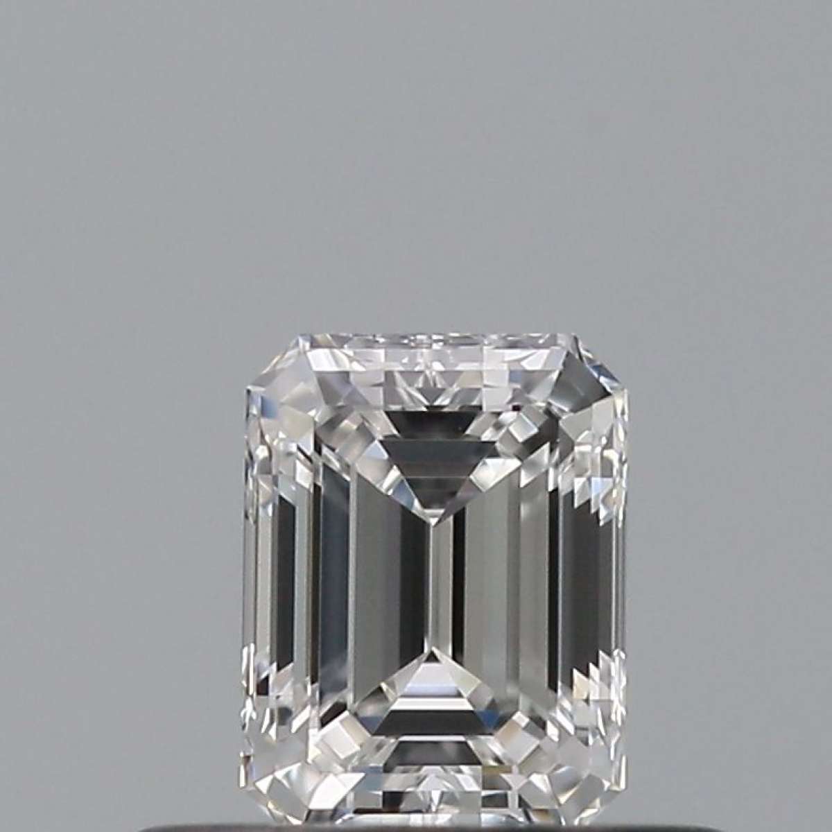 Diamante Certificato GIA Carati 0.34 Colore E Purezza VVS1 - EX VG Fluorescenza NON Brown No Green No Milky No EyeClean 100% Diamante Certificato GIA Carati 0.34 Colore E Purezza VVS1 - EX VG Fluorescenza NON Brown No Green No Milky No EyeClean 100%