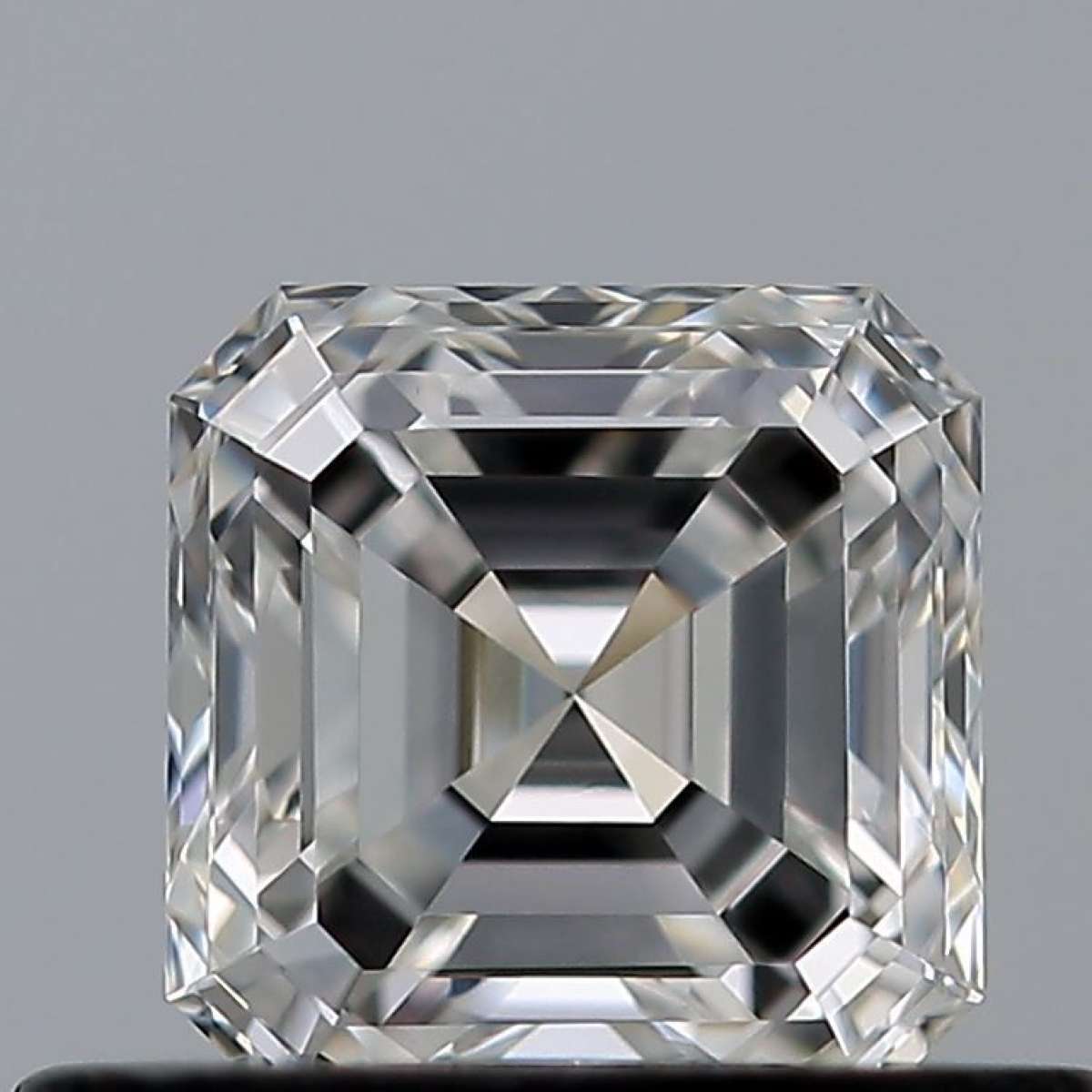 Certified Diamond GIA Carats 0.52 Color F Clarity VVS2 - EX EX Fluorescence NON Brown No Green No Milky No EyeClean 100% Certified Diamond GIA Carats 0.52 Color F Clarity VVS2 - EX EX Fluorescence NON Brown No Green No Milky No EyeClean 100%