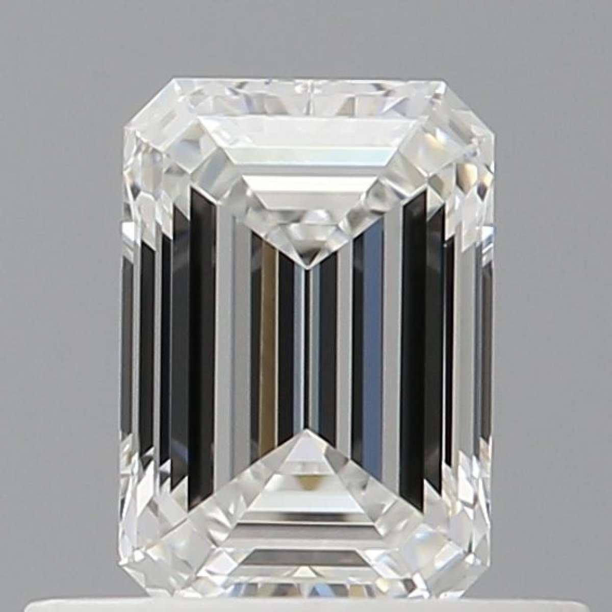 Certified Diamond GIA Carats 0.53 Color F Clarity VVS1 - VG EX Fluorescence NON Brown No Green No Milky No EyeClean 100% Certified Diamond GIA Carats 0.53 Color F Clarity VVS1 - VG EX Fluorescence NON Brown No Green No Milky No EyeClean 100%