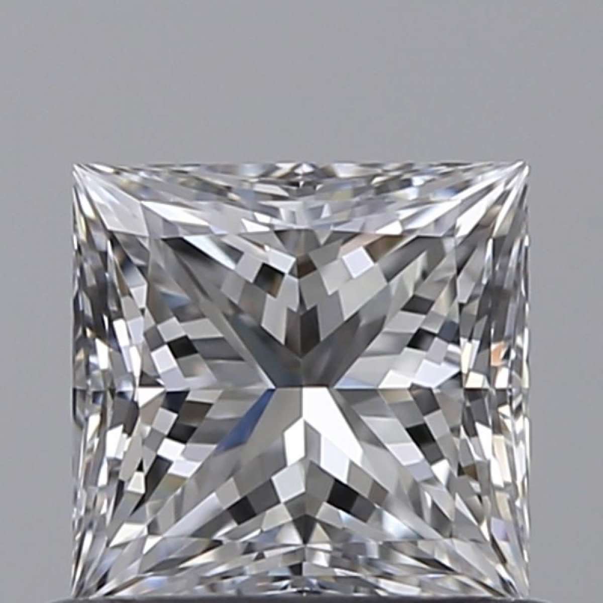 Certified Diamond GIA Carats 0.63 Color D Clarity IF  -  EX  VG Fluorescence NON Brown No Green No Milky No EyeClean 100%
