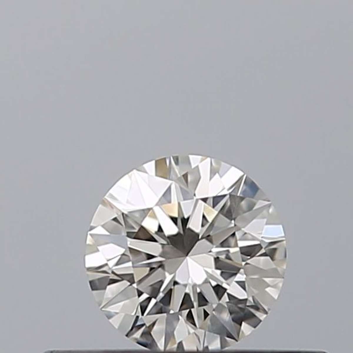 Diamante Certificato GIA Carati 0.19 Colore G Purezza VVS2  EX  EX  EX Fluorescenza FNT Brown No Milky No EyeClean 100%