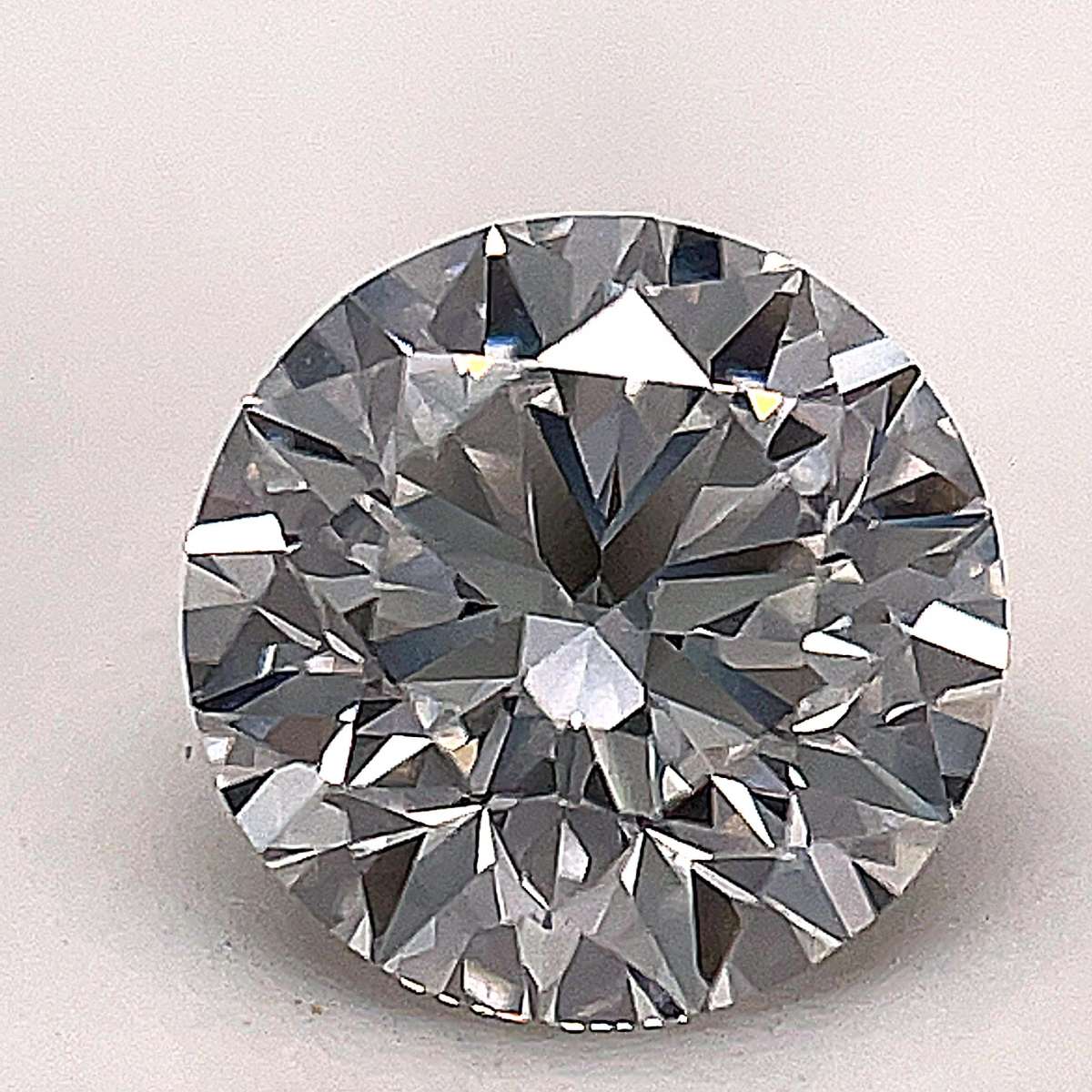Certified Diamond GIA Carats 0.85 Color E Clarity VS1 EX EX EX Fluorescence NON Brown No Green No Milky No EyeClean 100% Certified Diamond GIA Carats 0.85 Color E Clarity VS1 EX EX EX Fluorescence NON Brown No Green No Milky No EyeClean 100%