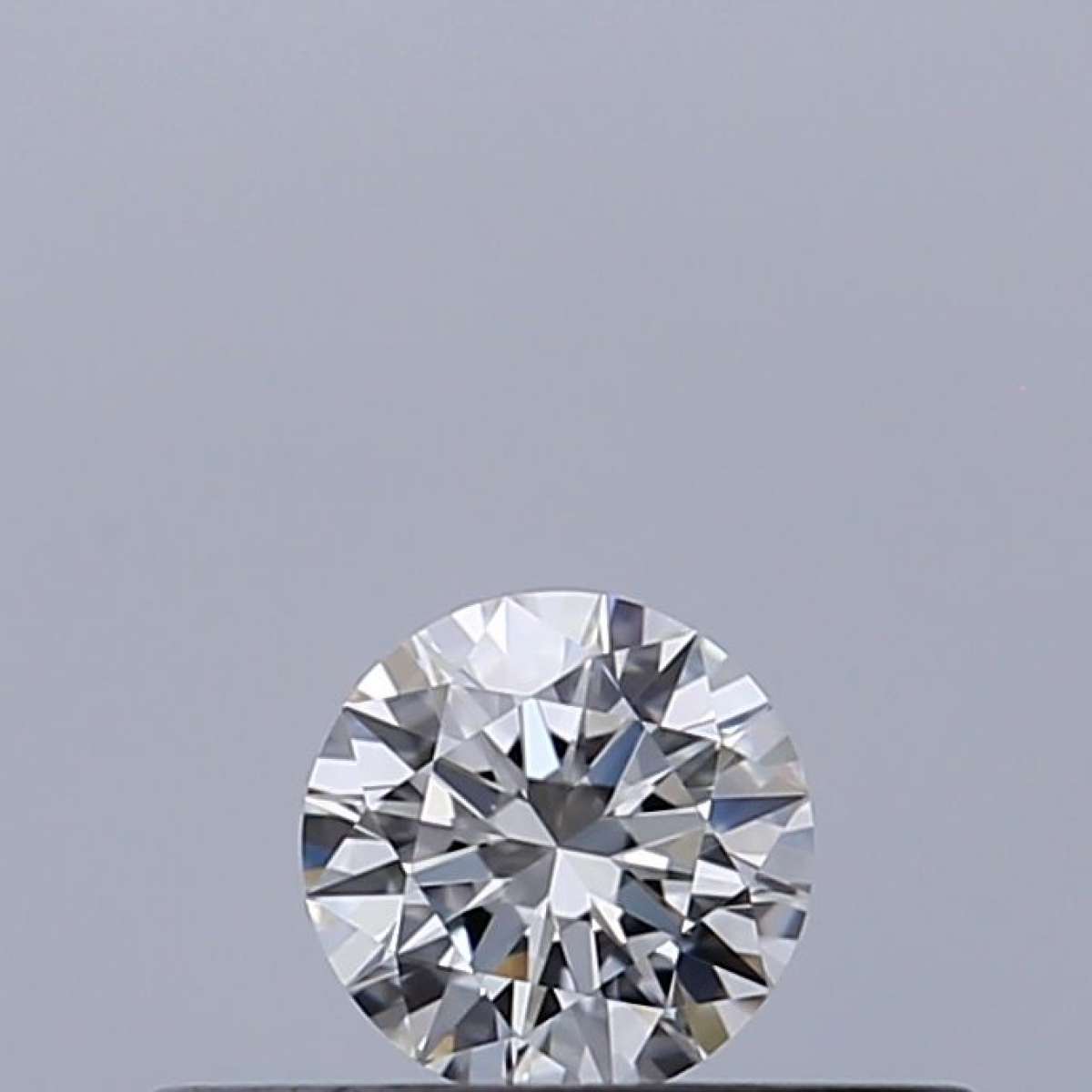 Certified Diamond IGI Carats 0.18 Color F Clarity VVS1  EX  EX  EX Fluorescence NON Brown No Milky No EyeClean 100%