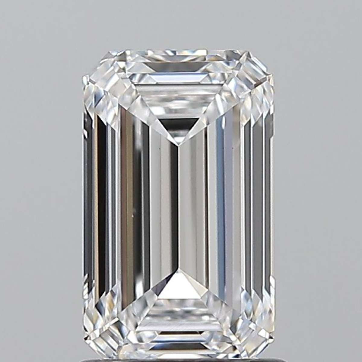 Certified Diamond GIA Carats 1.5 Color D Clarity VS1  -  EX  VG Fluorescence NON Brown No Green No Milky No EyeClean 100%