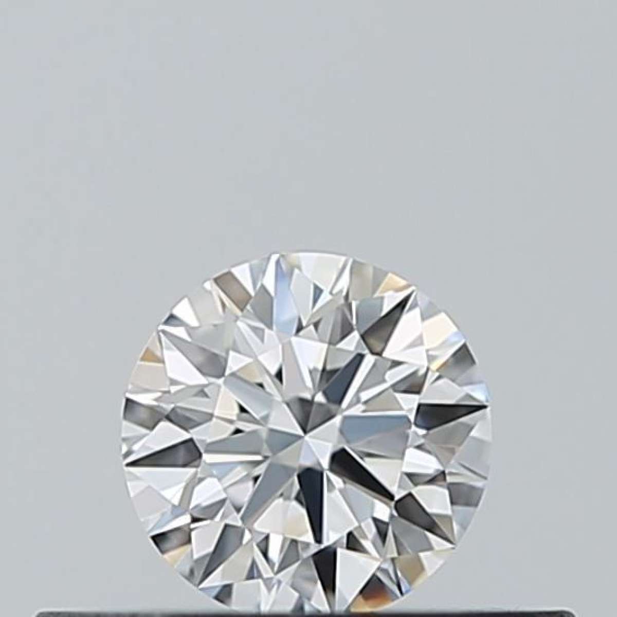 Diamante Certificato GIA Carati 0.24 Colore D Purezza VVS1  EX  EX  EX Fluorescenza NON Brown No Green No Milky No EyeClean 100%