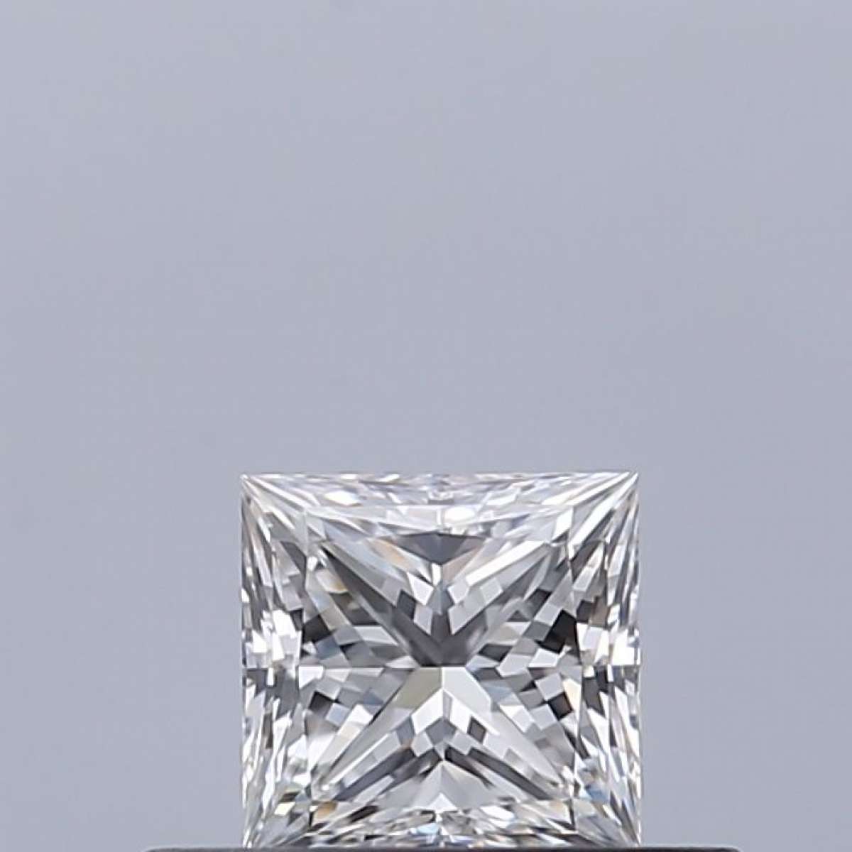 Diamante Certificato GIA Carati 0.31 Colore E Purezza VVS1 - EX VG Fluorescenza NON Brown No Green No Milky No EyeClean 100% Diamante Certificato GIA Carati 0.31 Colore E Purezza VVS1 - EX VG Fluorescenza NON Brown No Green No Milky No EyeClean 100%