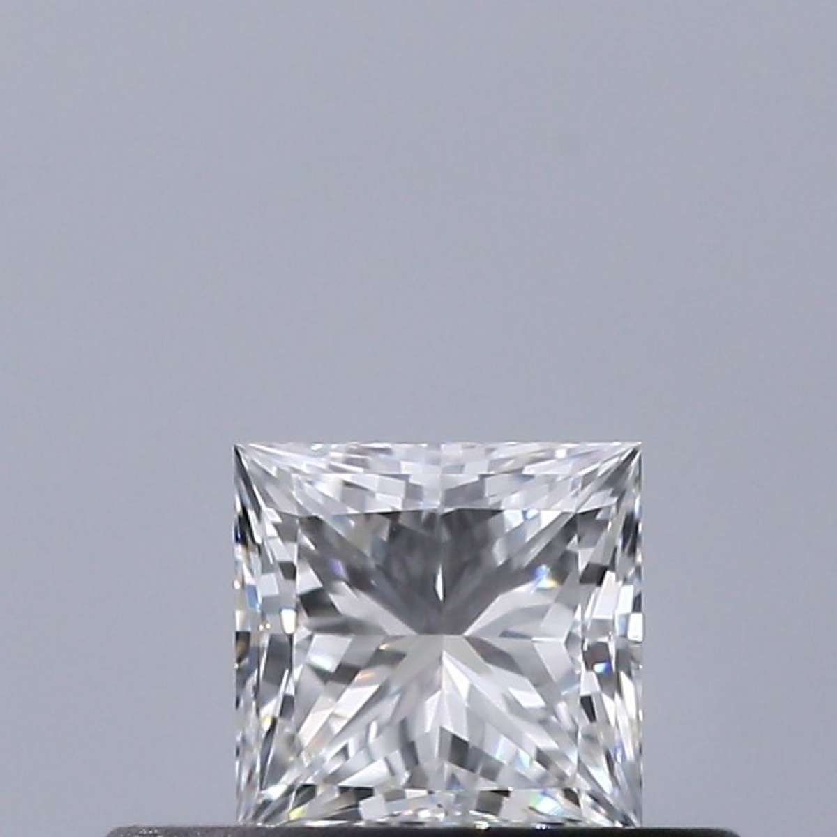 Certified Diamond GIA Carats 0.3 Color E Clarity VVS1 - EX VG Fluorescence NON Brown No Green No Milky No EyeClean 100% Certified Diamond GIA Carats 0.3 Color E Clarity VVS1 - EX VG Fluorescence NON Brown No Green No Milky No EyeClean 100%