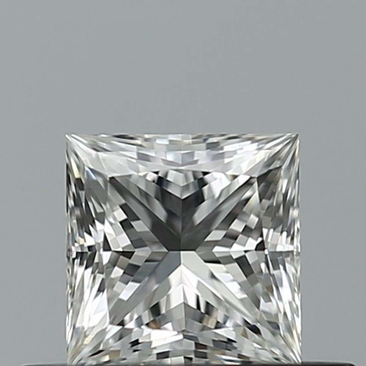 Diamante Certificato GIA Carati 0.44 Colore H Purezza VVS1  -  EX  VG Fluorescenza NON Brown No Milky No EyeClean 100%