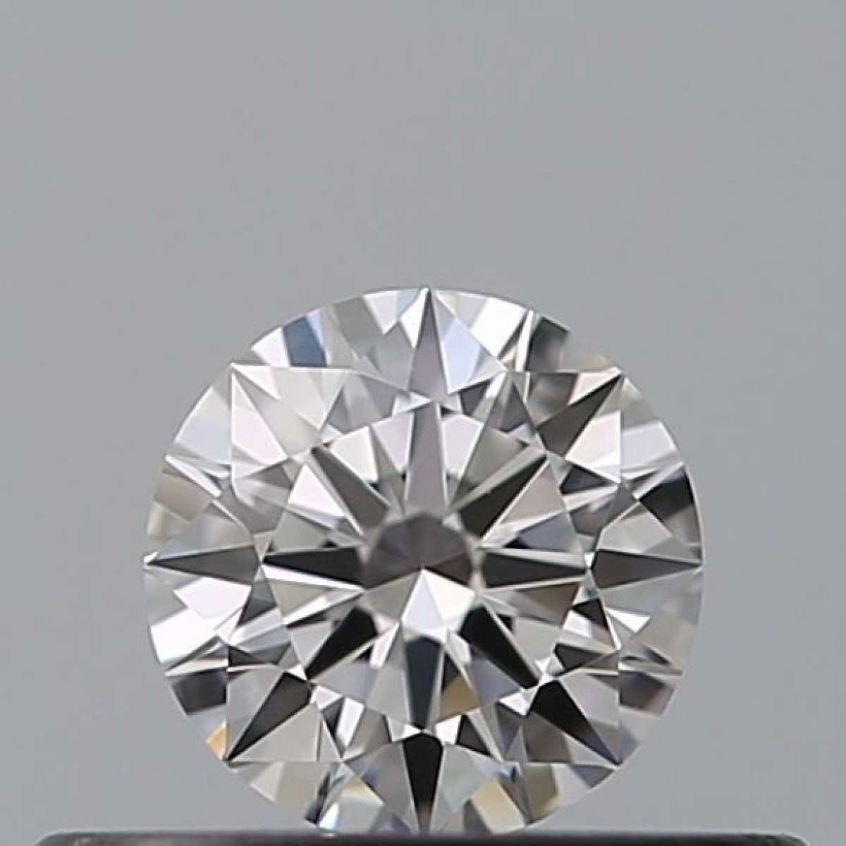 Diamante Certificato GIA Carati 0.22 Colore F Purezza VVS2  EX  EX  EX Fluorescenza FNT Brown No Green No Milky No EyeClean 100%