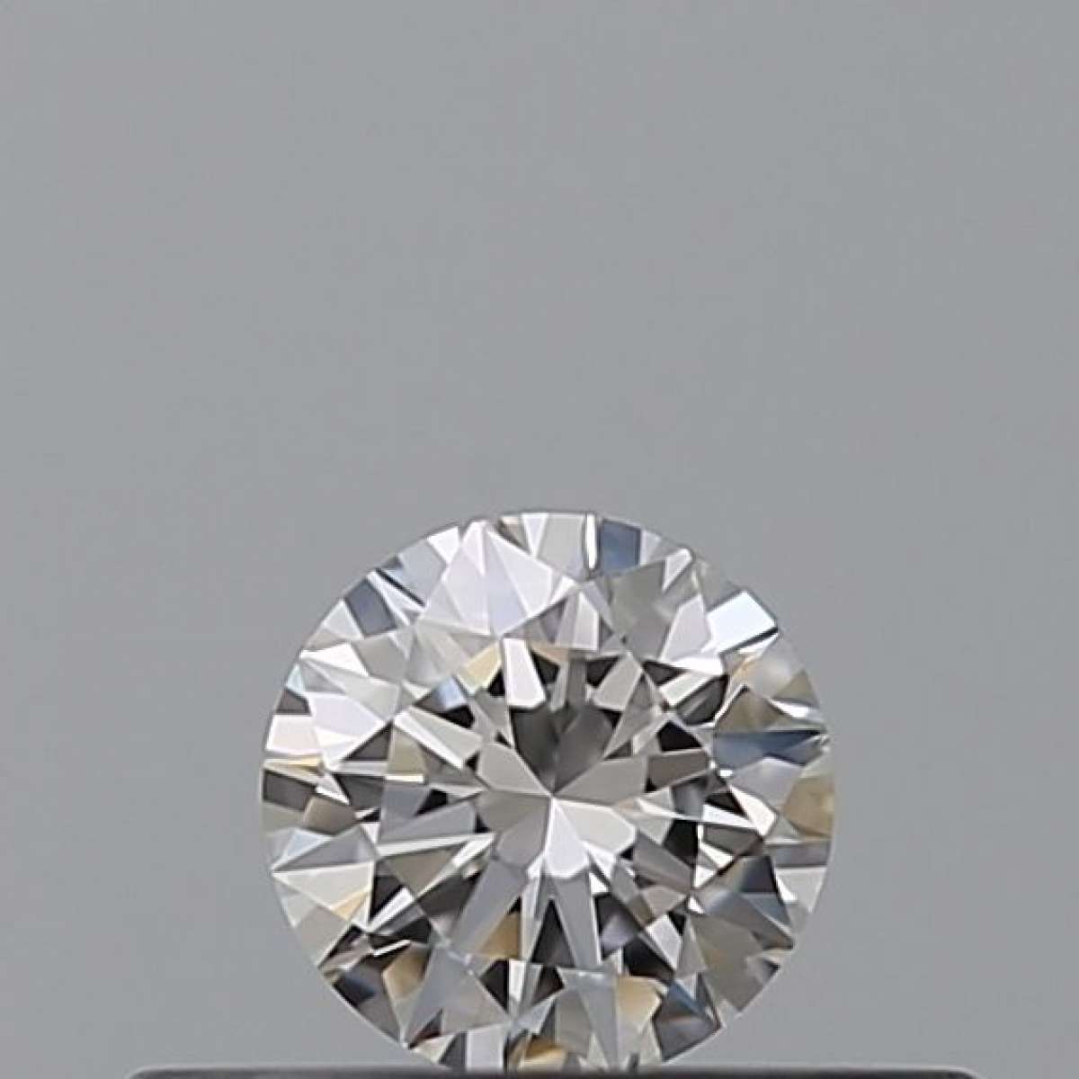 Certified Diamond IGI Carats 0.18 Color F Clarity VVS1  EX  EX  EX Fluorescence NON Brown No Milky No EyeClean 100%