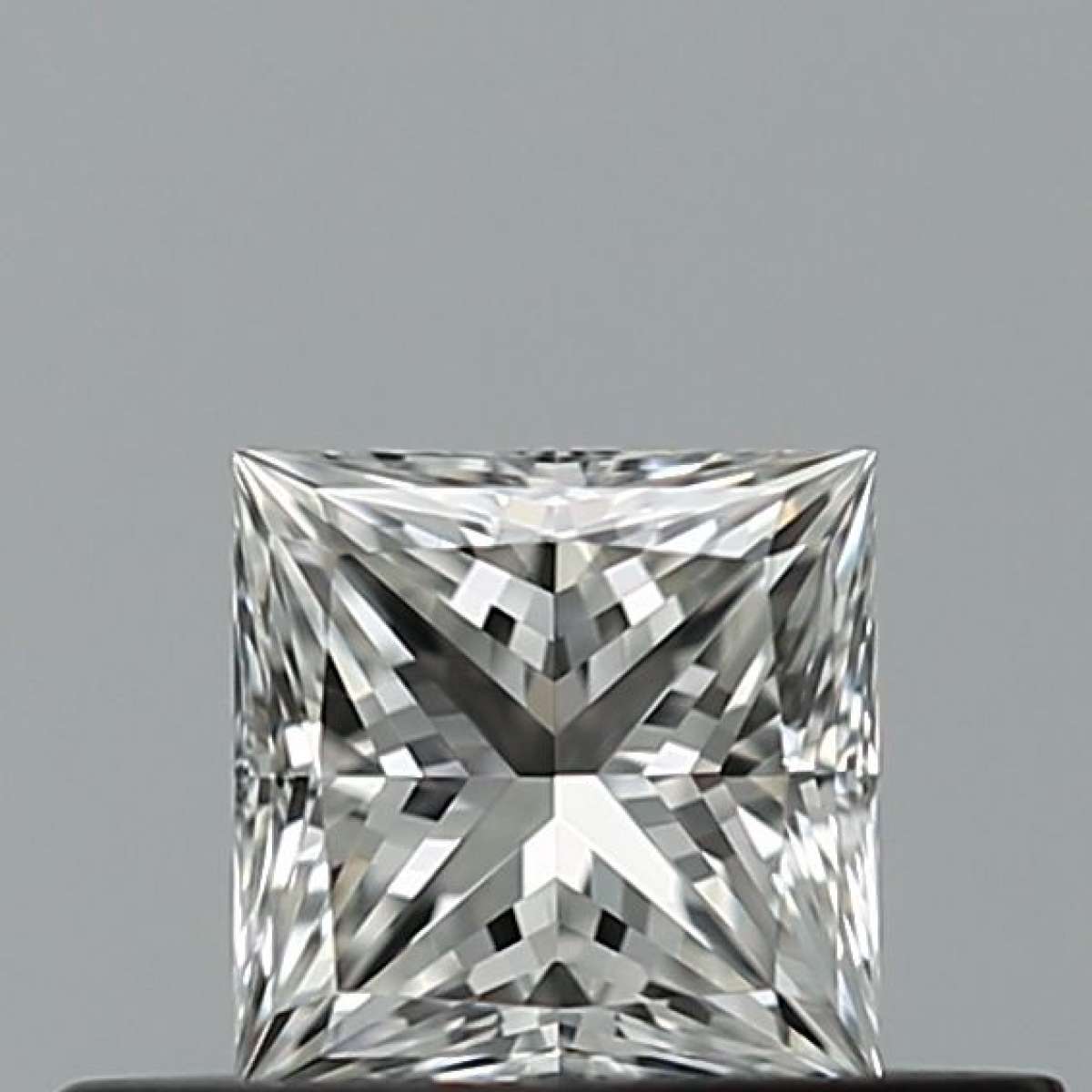Certified Diamond GIA Carats 0.32 Color F Clarity IF  -  EX  VG Fluorescence NON Brown No Milky No EyeClean 100%