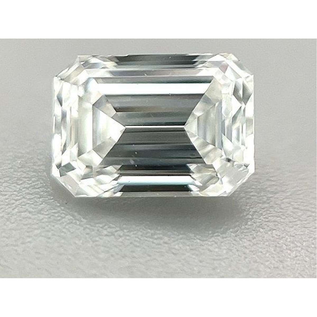 Diamante Certificato GIA Carati 0.9 Colore F Purezza VS2  -  EX  VG Fluorescenza MED Brown No Green No Milky No EyeClean 100%