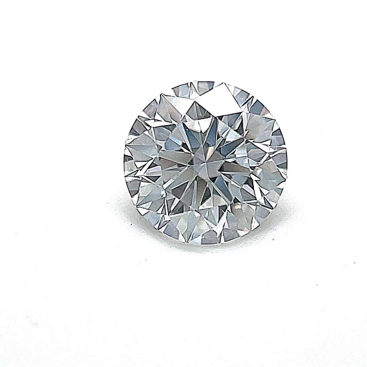 Certified Diamond GIA Carats 0.85 Color D Clarity VS1 EX EX EX Fluorescence NON Brown No Green No Milky No EyeClean 100% Certified Diamond GIA Carats 0.85 Color D Clarity VS1 EX EX EX Fluorescence NON Brown No Green No Milky No EyeClean 100%