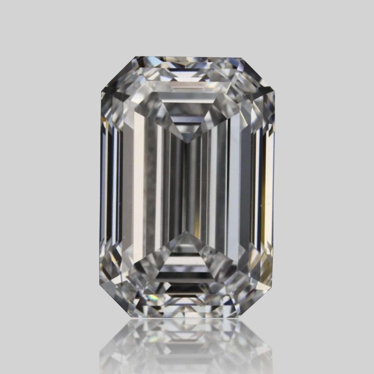 Certified Diamond GIA Carats 0.51 Color D Clarity VVS1 - EX VG Fluorescence NON Brown No Green No Milky No EyeClean 100% Certified Diamond GIA Carats 0.51 Color D Clarity VVS1 - EX VG Fluorescence NON Brown No Green No Milky No EyeClean 100%