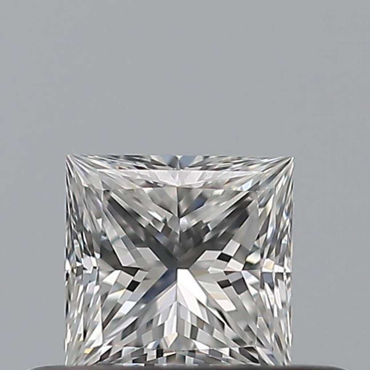 Certified Diamond GIA Carats 0.32 Color E Clarity VVS1  -  EX  VG Fluorescence NON Brown No Green No Milky No EyeClean 100%