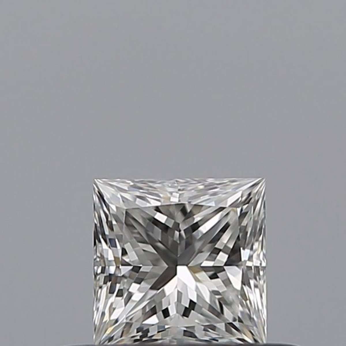 Certified Diamond GIA Carats 0.31 Color F Clarity IF  -  EX  VG Fluorescence NON Brown No Milky No EyeClean 100%