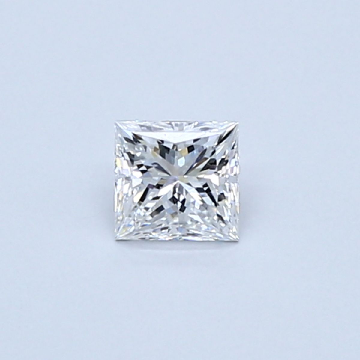 Diamante Certificato GIA Carati 0.32 Colore E Purezza VS1 - EX VG Fluorescenza NON Brown No Green No Milky No EyeClean 100% Diamante Certificato GIA Carati 0.32 Colore E Purezza VS1 - EX VG Fluorescenza NON Brown No Green No Milky No EyeClean 100%