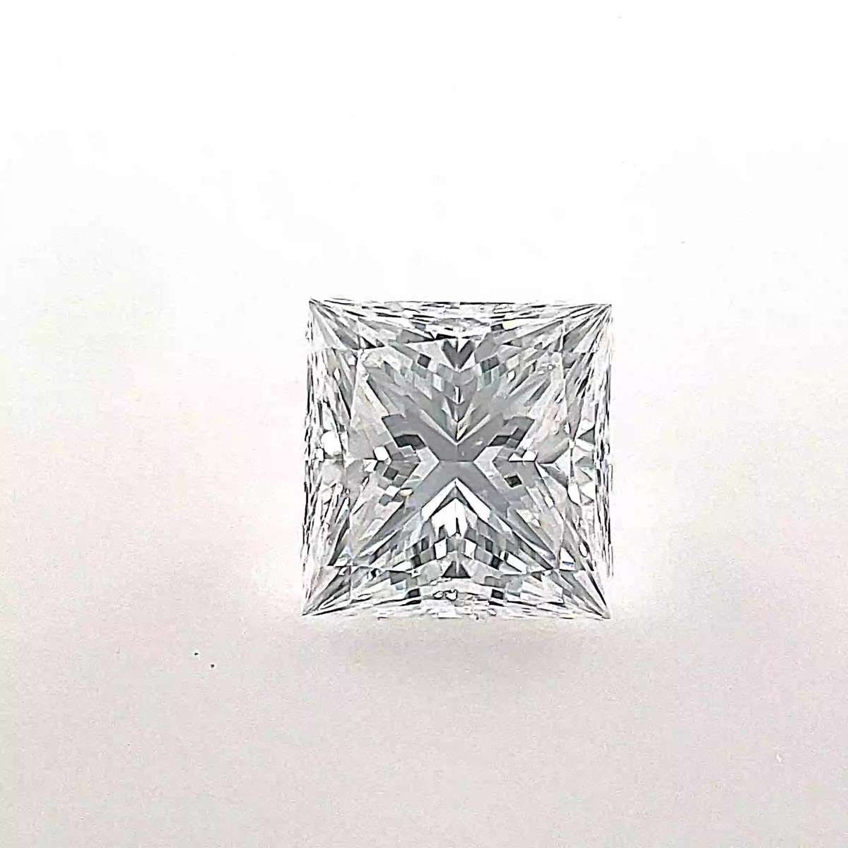 Diamante Certificato GIA Carati 1.01 Colore D Purezza VS2 - EX EX Fluorescenza NON Brown No Green No Milky No EyeClean 100% Diamante Certificato GIA Carati 1.01 Colore D Purezza VS2 - EX EX Fluorescenza NON Brown No Green No Milky No EyeClean 100%