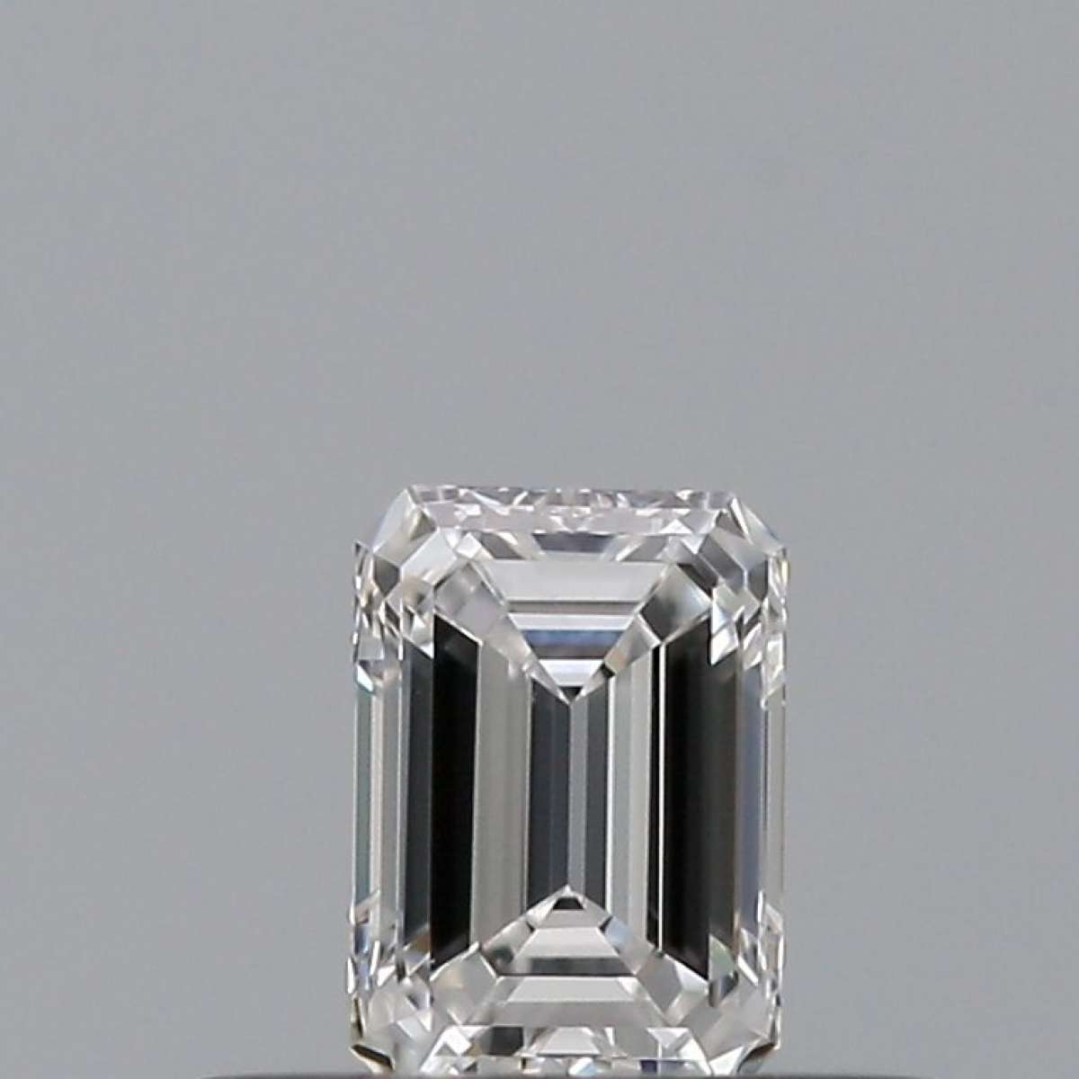 Certified Diamond GIA Carats 0.23 Color E Clarity VVS2  -  VG  VG Fluorescence NON Brown No Green No Milky No EyeClean 100%