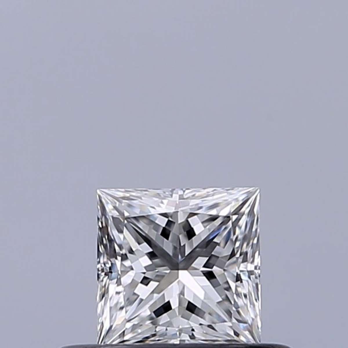 Diamante Certificato GIA Carati 0.32 Colore E Purezza VVS1 - EX VG Fluorescenza NON Brown No Green No Milky No EyeClean 100% Diamante Certificato GIA Carati 0.32 Colore E Purezza VVS1 - EX VG Fluorescenza NON Brown No Green No Milky No EyeClean 100%