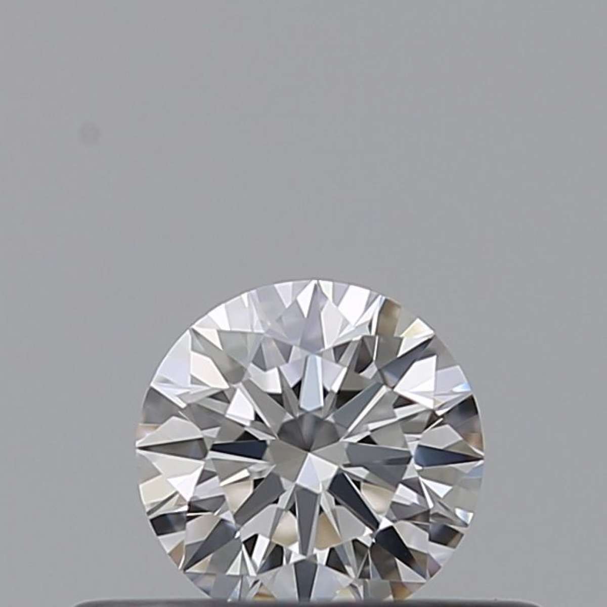 Diamante Certificato GIA Carati 0.26 Colore E Purezza VVS1 EX EX EX Fluorescenza NON Brown No Green No Milky No EyeClean 100% Diamante Certificato GIA Carati 0.26 Colore E Purezza VVS1 EX EX EX Fluorescenza NON Brown No Green No Milky No EyeClean 100%