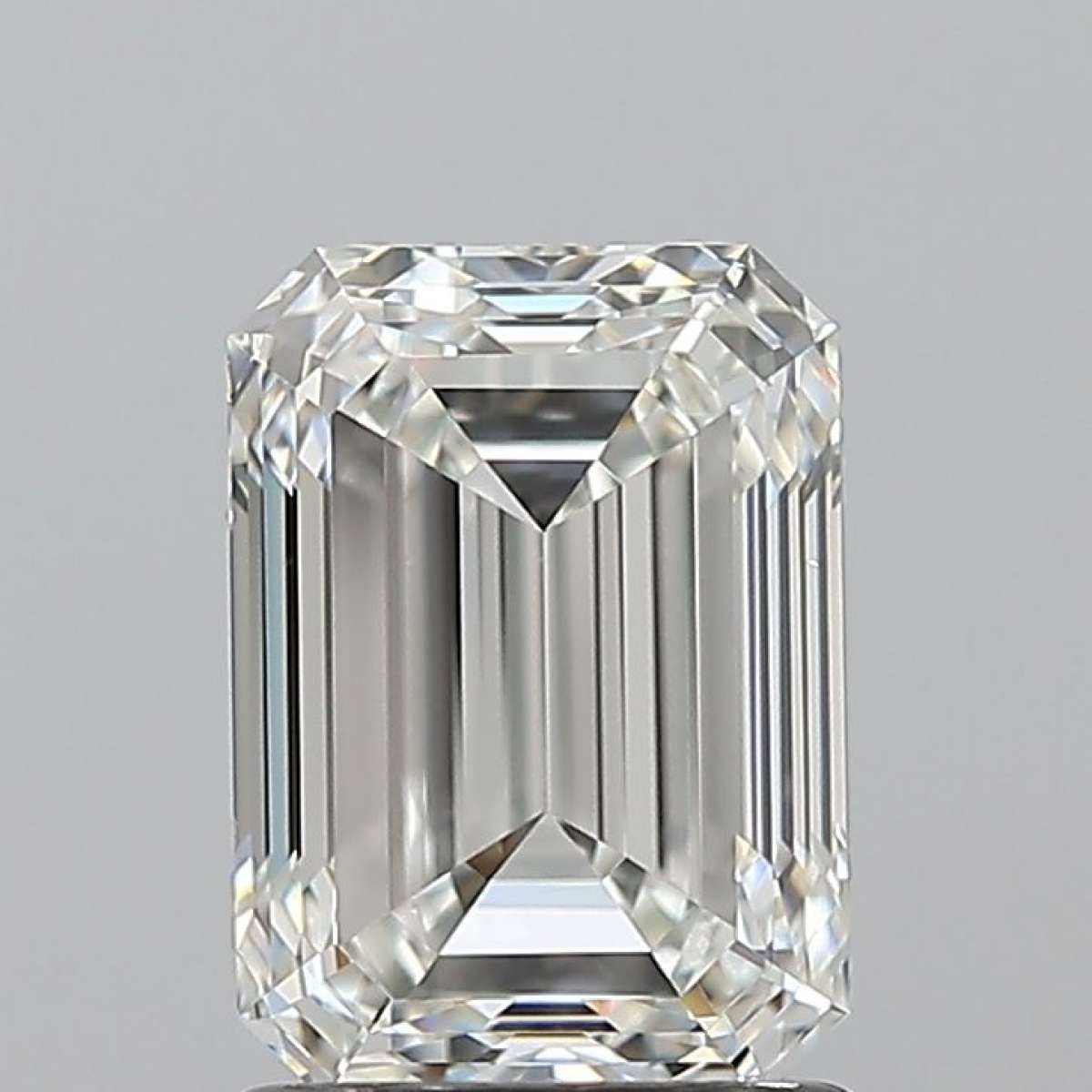 Diamante Certificato GIA Carati 1.7 Colore H Purezza VS1  -  EX  EX Fluorescenza NON Brown No Green No Milky No EyeClean 100%