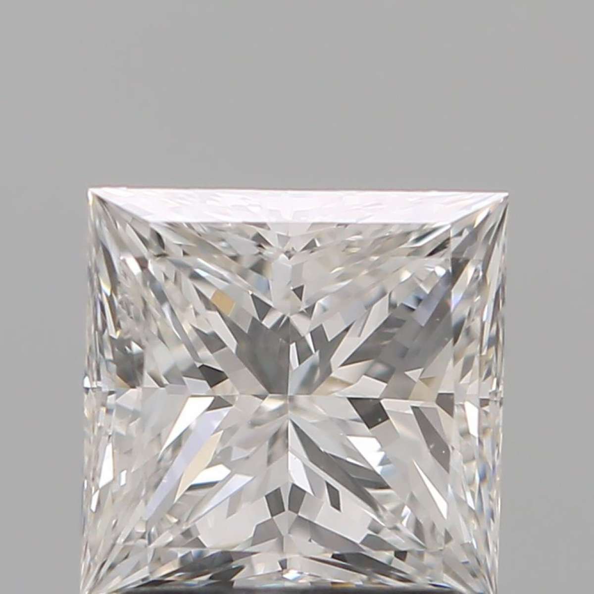 Diamante Certificato GIA Carati 1.51 Colore G Purezza VS1  -  EX  VG Fluorescenza NON Brown No Green No Milky No EyeClean 100%