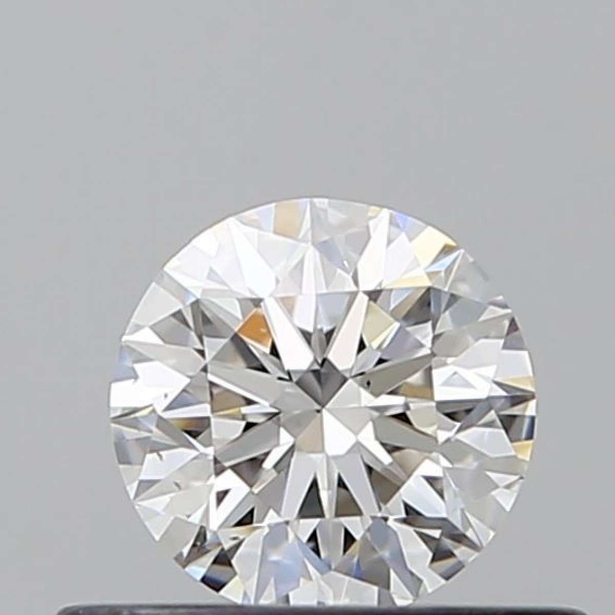 Diamante Certificato GIA Carati 0.4 Colore F Purezza VS2 VG EX VG Fluorescenza FNT Brown No Green No Milky No EyeClean 100% Diamante Certificato GIA Carati 0.4 Colore F Purezza VS2 VG EX VG Fluorescenza FNT Brown No Green No Milky No EyeClean 100%