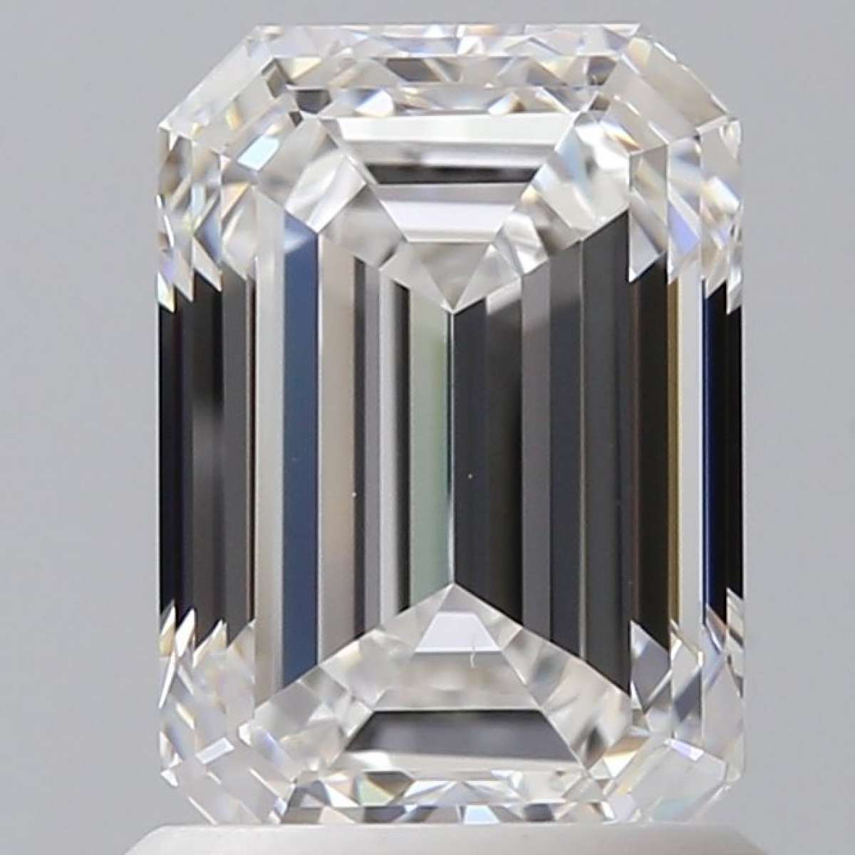 Certified Diamond GIA Carats 1.5 Color E Clarity VS1 - EX VG Fluorescence NON Brown No Green No Milky No EyeClean 100% Certified Diamond GIA Carats 1.5 Color E Clarity VS1 - EX VG Fluorescence NON Brown No Green No Milky No EyeClean 100%