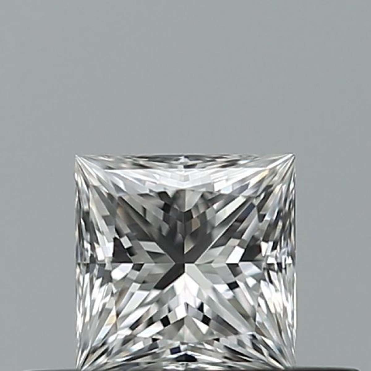 Certified Diamond GIA Carats 0.33 Color E Clarity VVS1  -  EX  VG Fluorescence FNT Brown No Green No Milky No EyeClean 100%