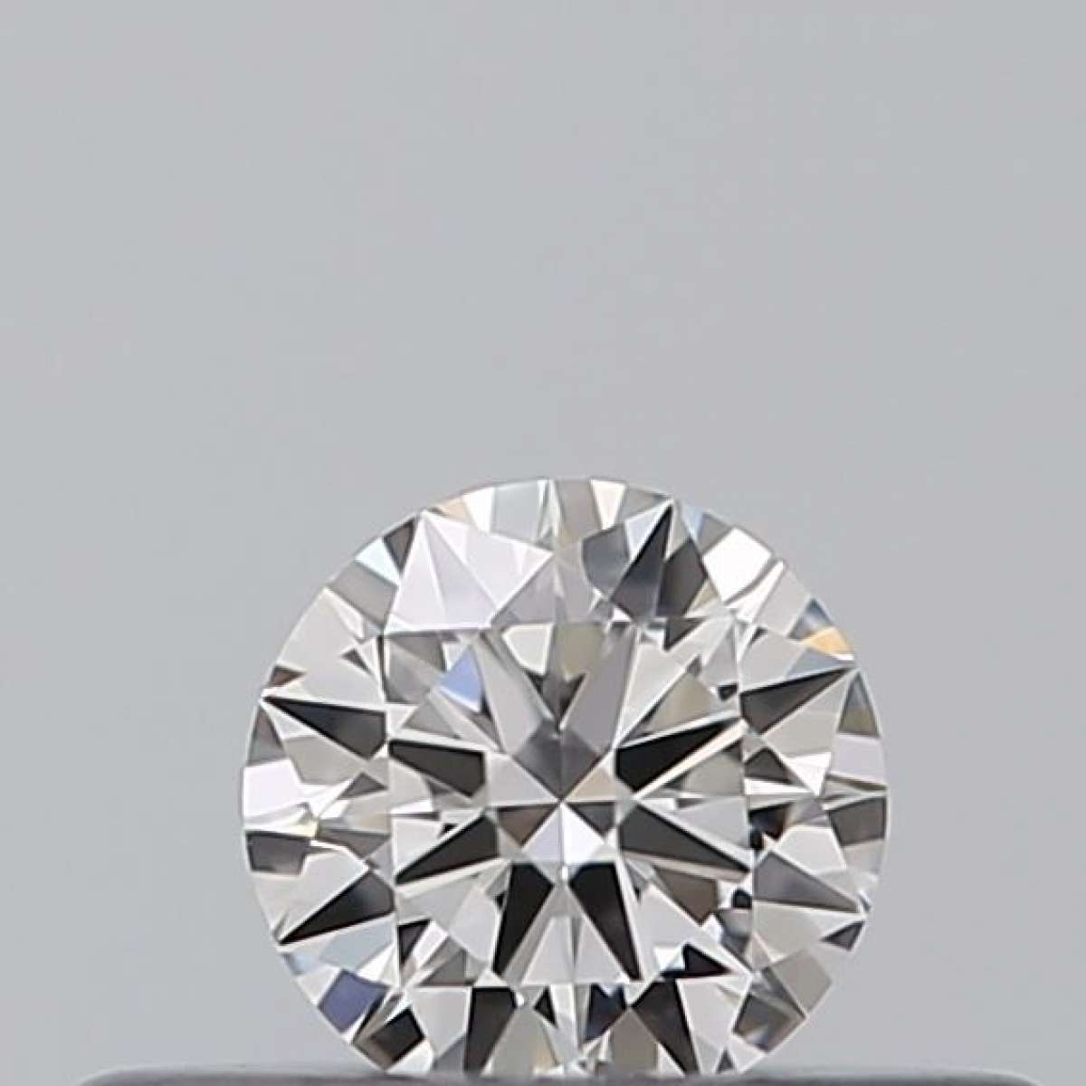 Certified Diamond IGI Carats 0.18 Color E Clarity VVS1  EX  EX  EX Fluorescence NON Brown No Green No Milky No EyeClean 100%