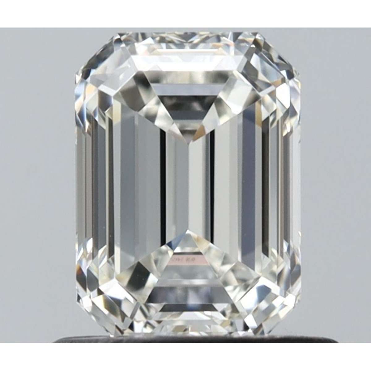 Certified Diamond IGI Carats 0.81 Color H Clarity VVS1  -  EX  EX Fluorescence NON Brown No Milky No EyeClean 100%